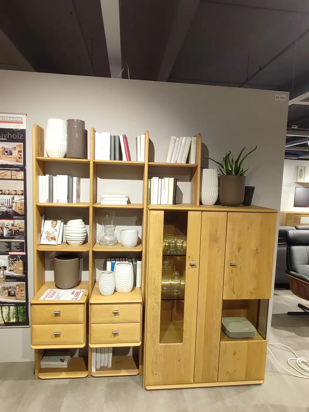 Wöstmann Vitrine mit Regalkombination Bari Wildeiche massiv 