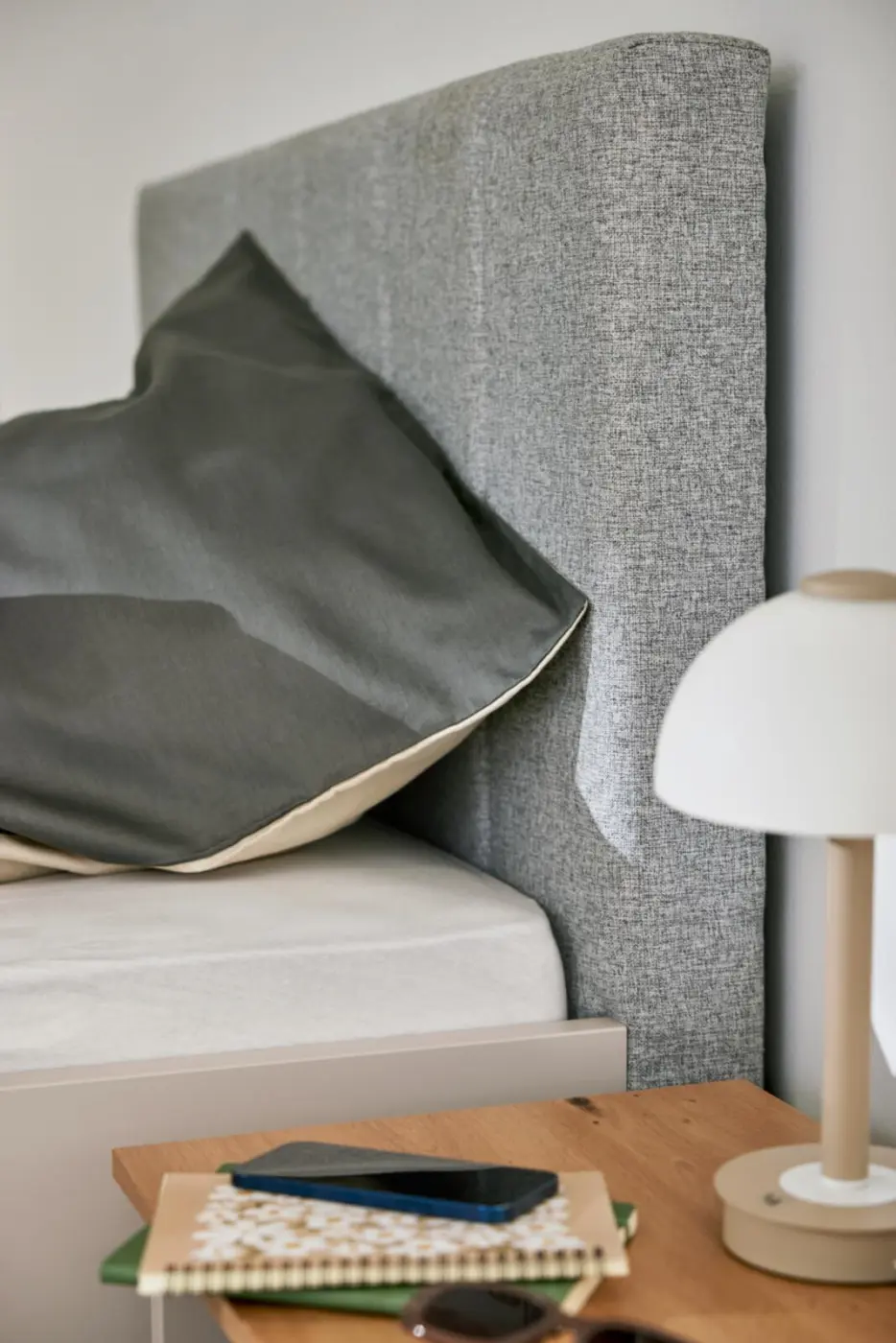 Interliving Futonbett Serie 1702 Sandgrau LF ca. 120 x 200 cm