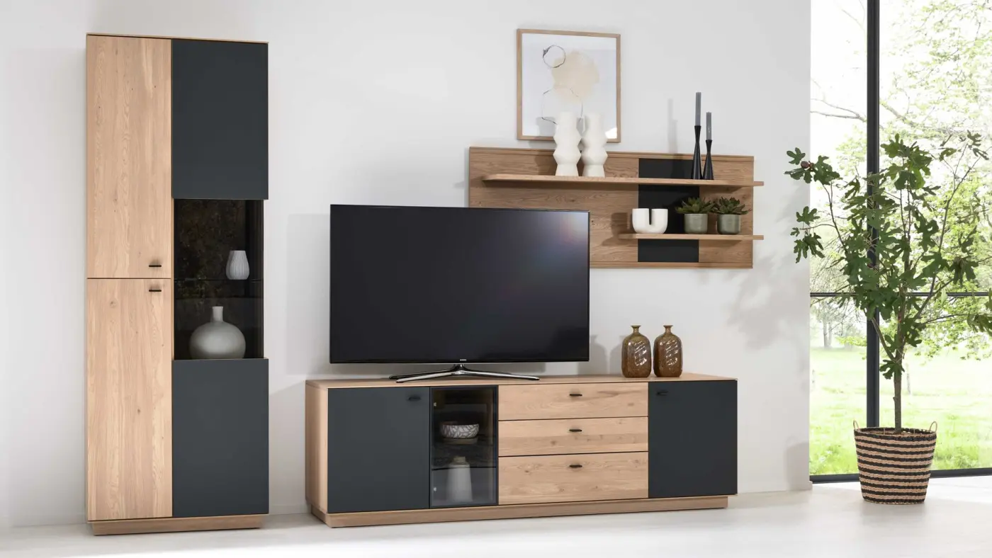 Interliving  Wohnwand  Serie IL 2025 Wildeiche massiv/Glas anthrazit ca.  325 x 209 x 50cm