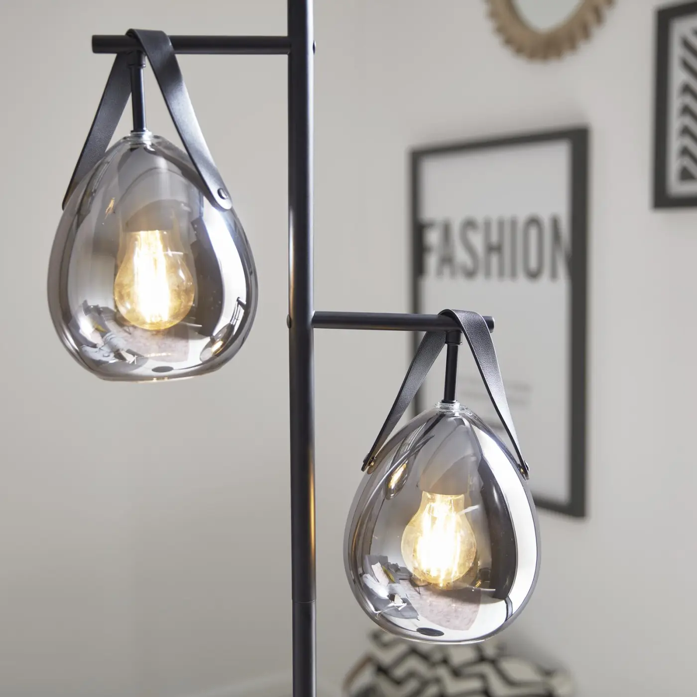 Interliving Stehleuchte IL 9332 Schwarz