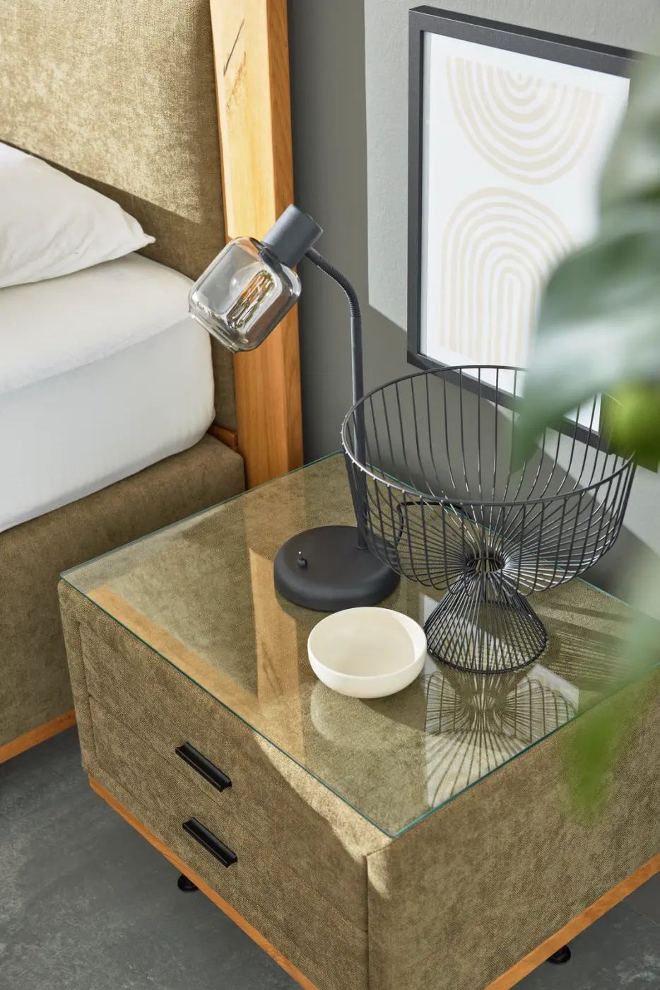 Interliving Nachtkommode Serie 1415 olivgrün