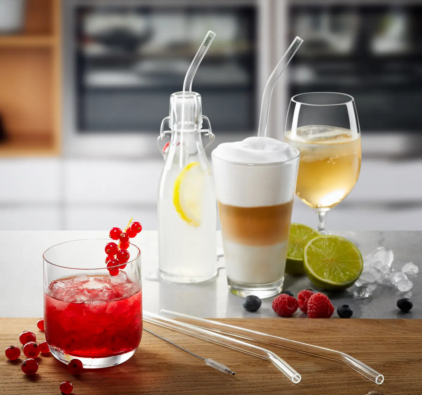 GEFU Glastrinkhalm FUTURE  23 cm gebogene Form  4 Stück transparent mit Bürste transparent Borosilikatglas