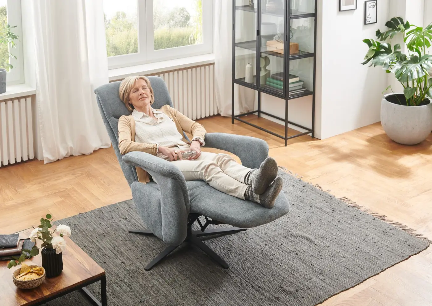 Polipol  Fernsehsessel mit Gasdruckfeder OS-PP1175 Milan steel