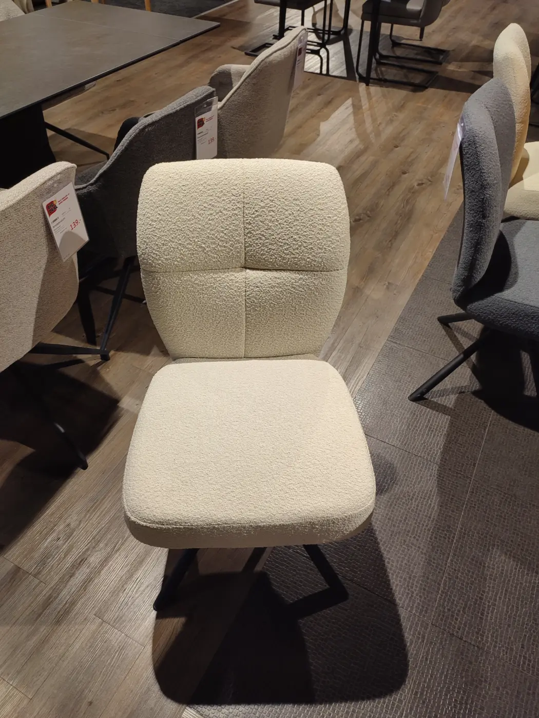 MCA Polsterstuhl Calvia creme/schwarz