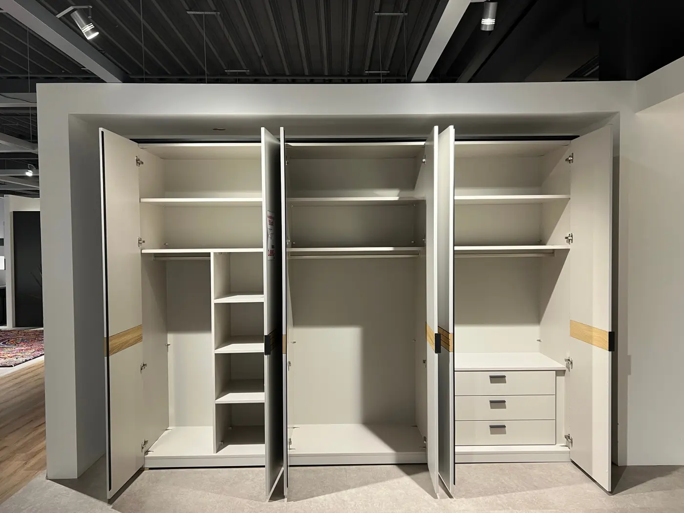 Interliving Komplett Schlafzimmer mit Zubehör Serie 1030 lichtgrau Akzent Casa Wildeiche 