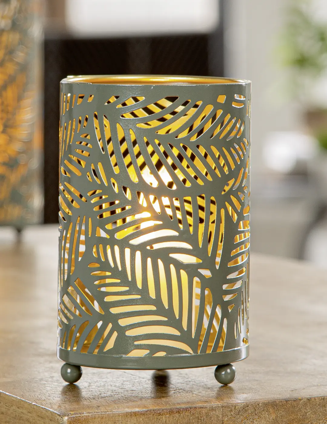 Gilde Handwerk Teelichtleuchter "Leaves" Blattdesign, Metall grün, innen goldfarben