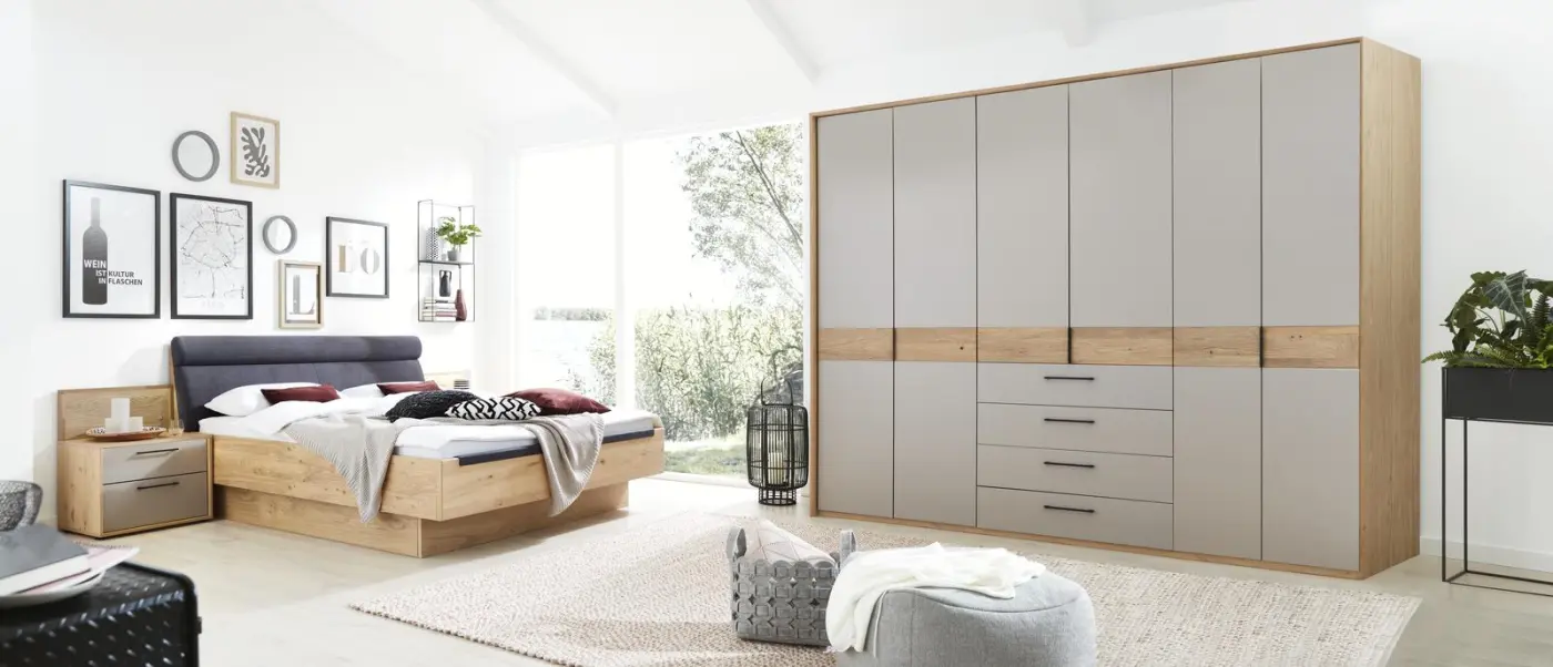 Interliving Kleiderschrank Serie 1023 inklusive Zubehör Balkeneiche/Lack Taupe ca. 229,4 x 269,2 cm