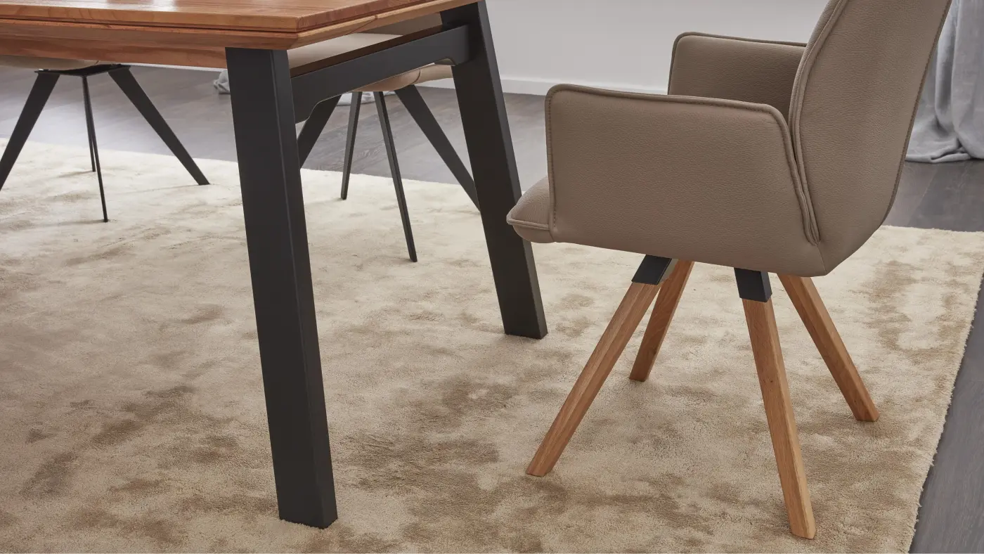 Interliving Schalenstuhl mit Armlehne Serie 5102 sand