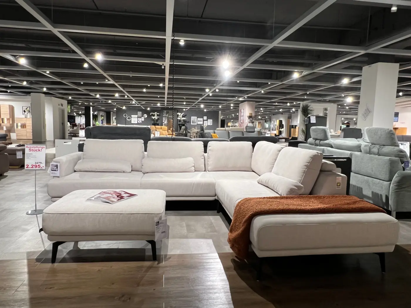 Interliving Eckkombination mit Hocker & Funktion Serie 4450 ecru ca. 388 x 256cm