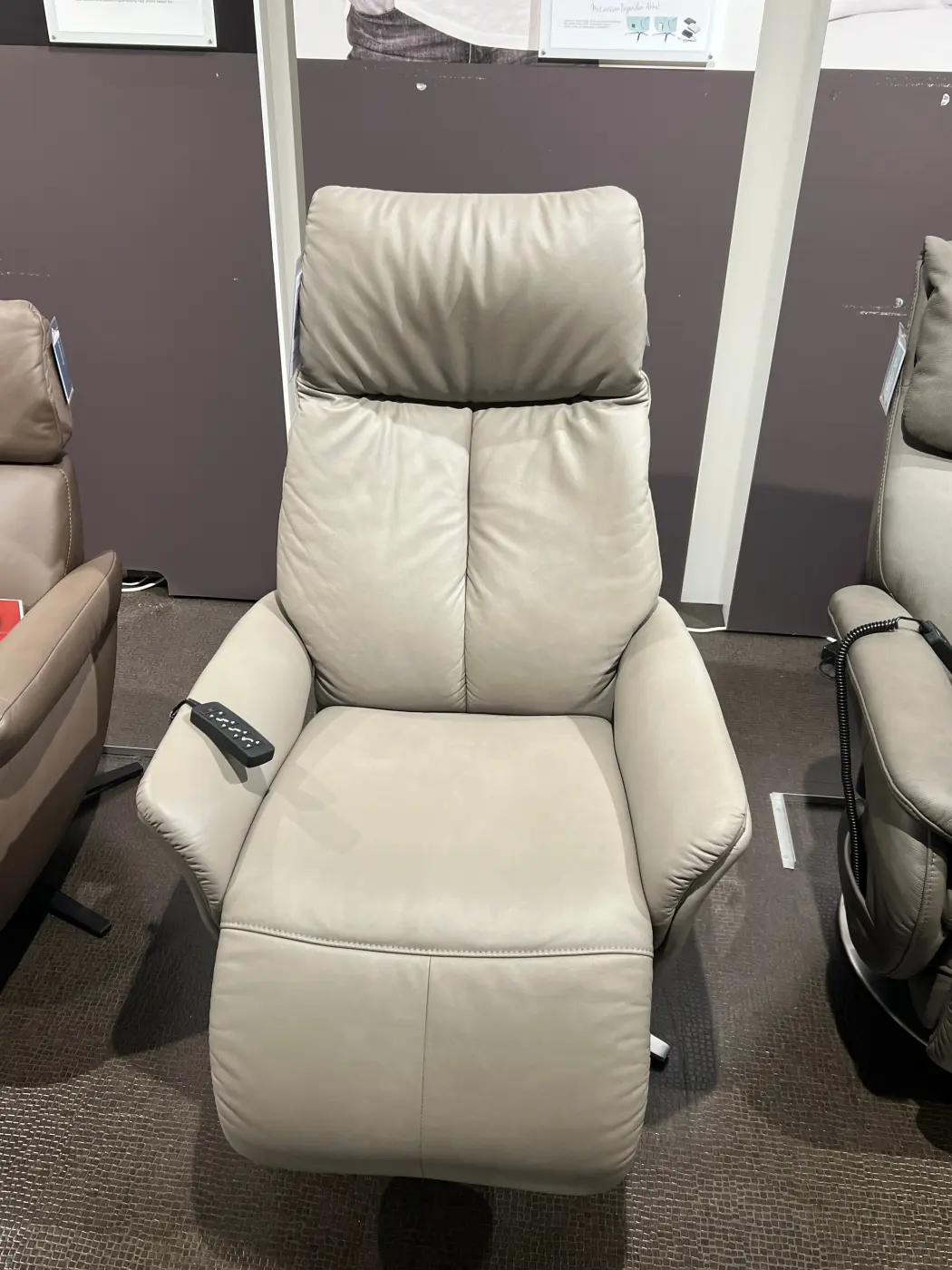 INTERLIVING Relaxsessel Serie 4552 2 motorisch Leder  Stahl