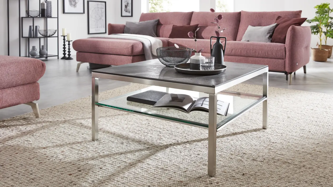 Couchtisch mit Ablageboden