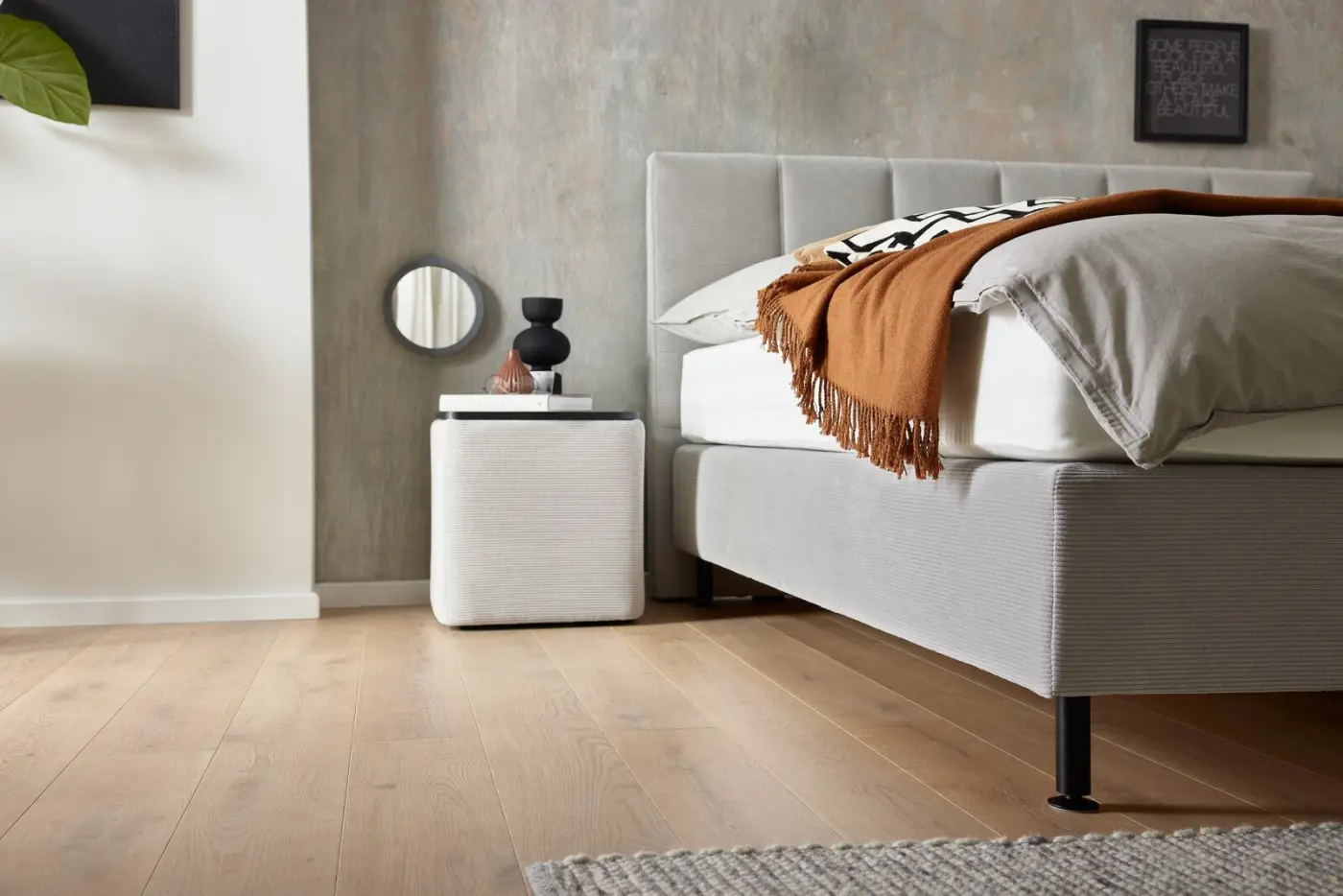 Interliving  Boxspringbett Serie IL 1418 LF 180 x 200 cm Feincord hellgrau