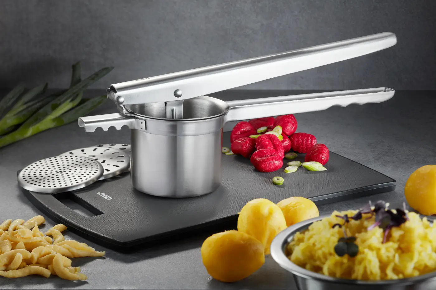 GEFU Kartoffel-  Saft- und Spätzlepresse PRENSO silber hochwertiger Edelstahl