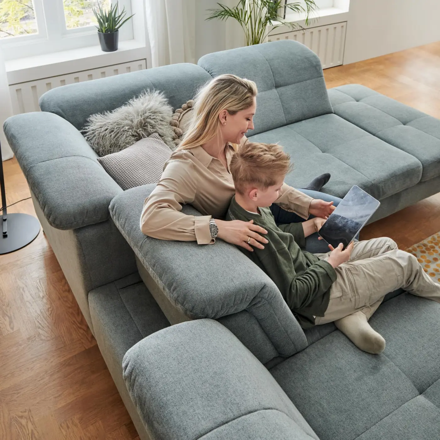 Megapol Wohnlandschaft mit Funktionen MM-MP1206 hellgrau ca. 198 x 351 x 259 cm