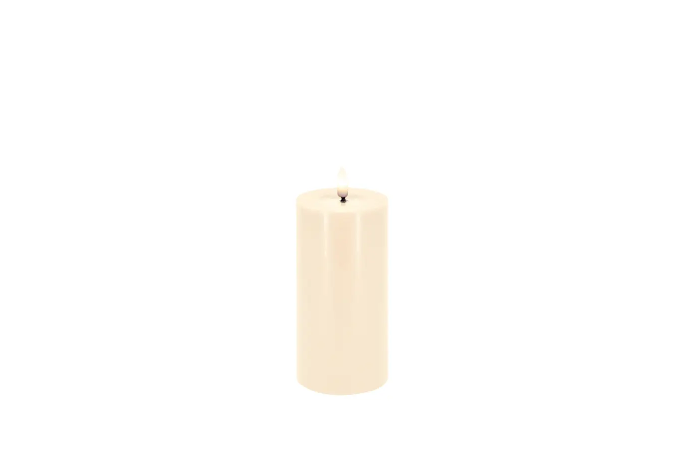 LC Home LED Stumpenkerze winter cream smooth 7,5 x 15cm