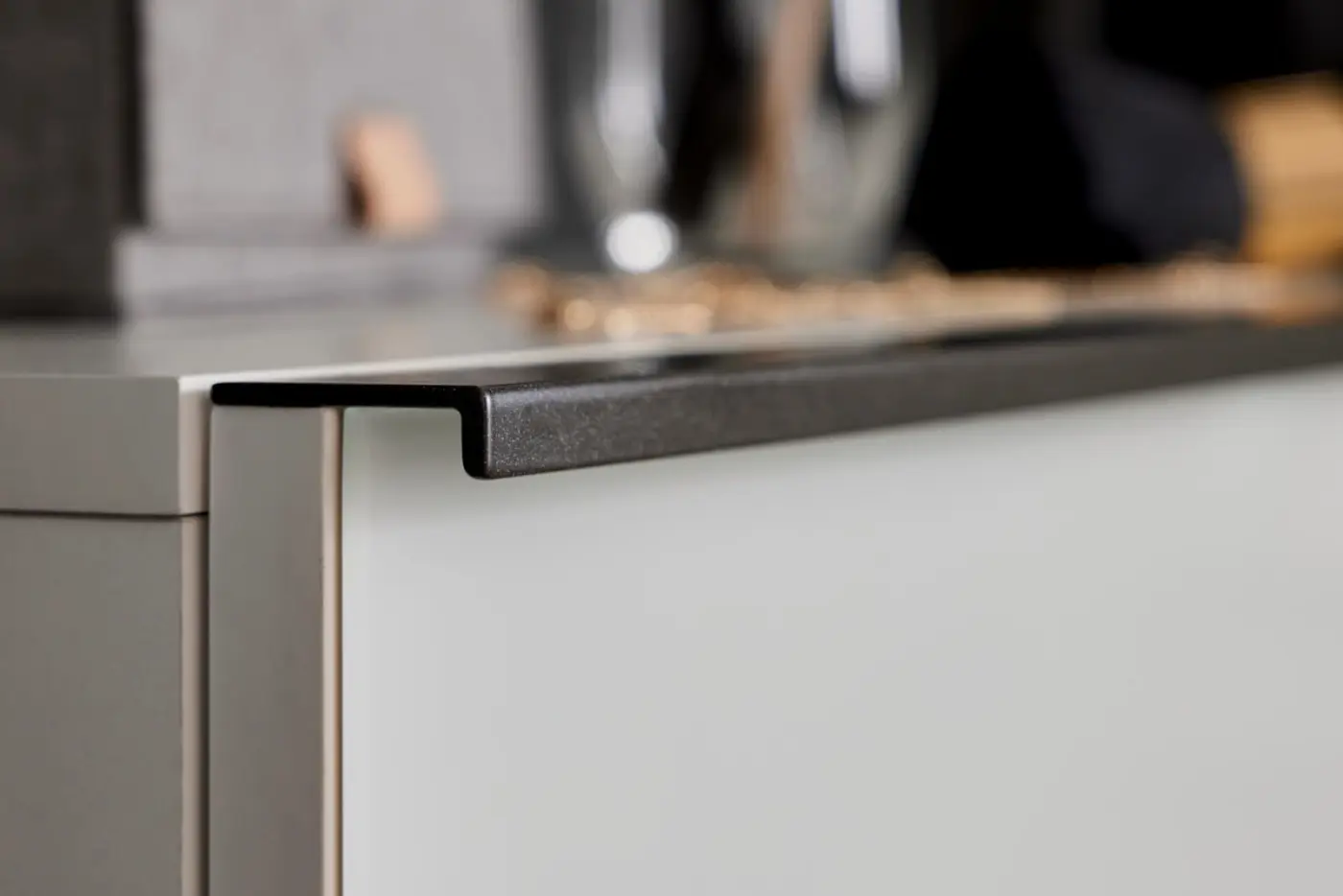 Interliving Schubkastenkommode Serie 1033 weiß mit Glaseinlage ca. 149 x 82 x 42cm