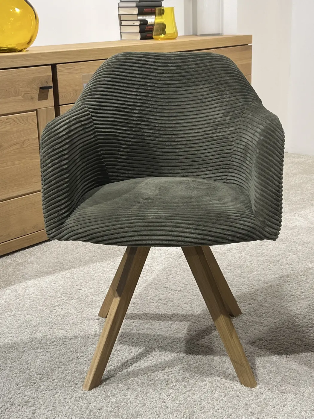 Standard  Drehsessel Farum olive/Eiche lackiert