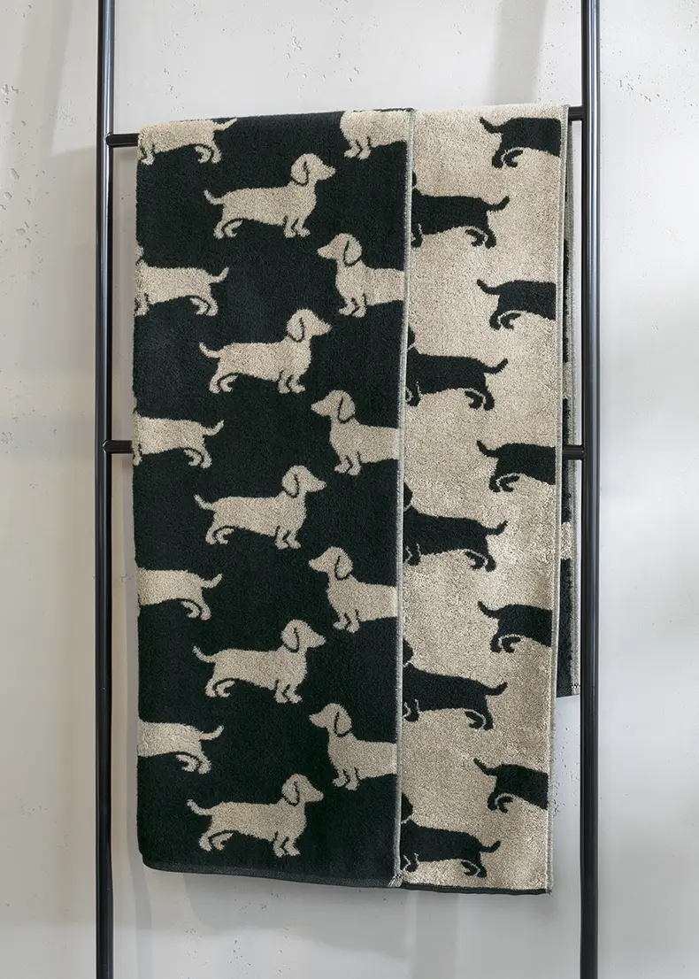Cawö Duschtuch We love Dogs schwarz/beige 80/150 cm