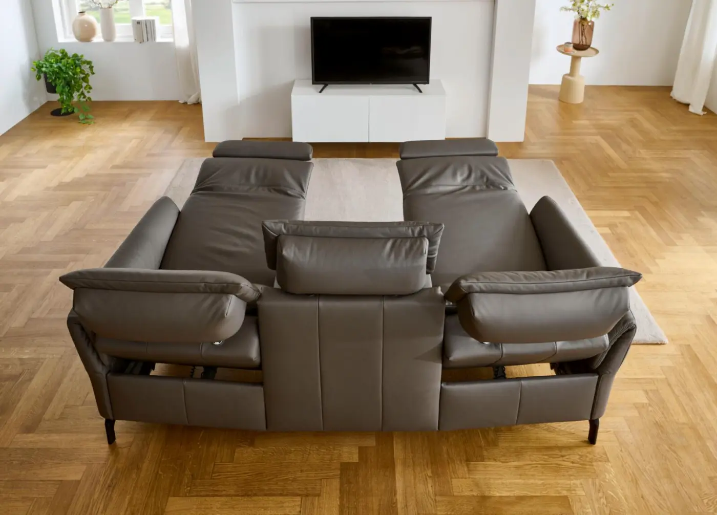 Polsteria  Rundsofa Lola motorische TV-Funktion Evita anthrazit  ca. 218 cm