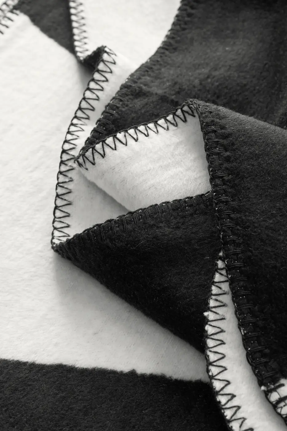 Schöner Wohnen Plaid  Ellipsen schwarz 150x200cm