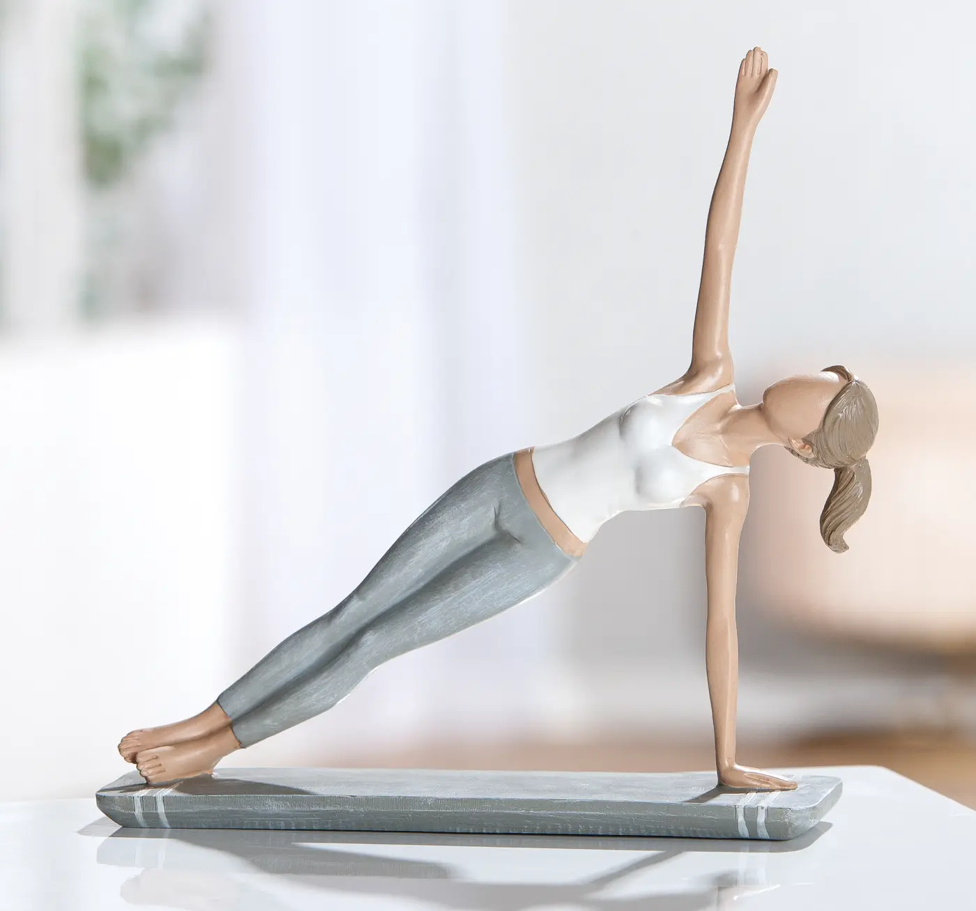 Gilde Figur "Hannah" Yogamotiv Kunstharz weiß, hellgrau