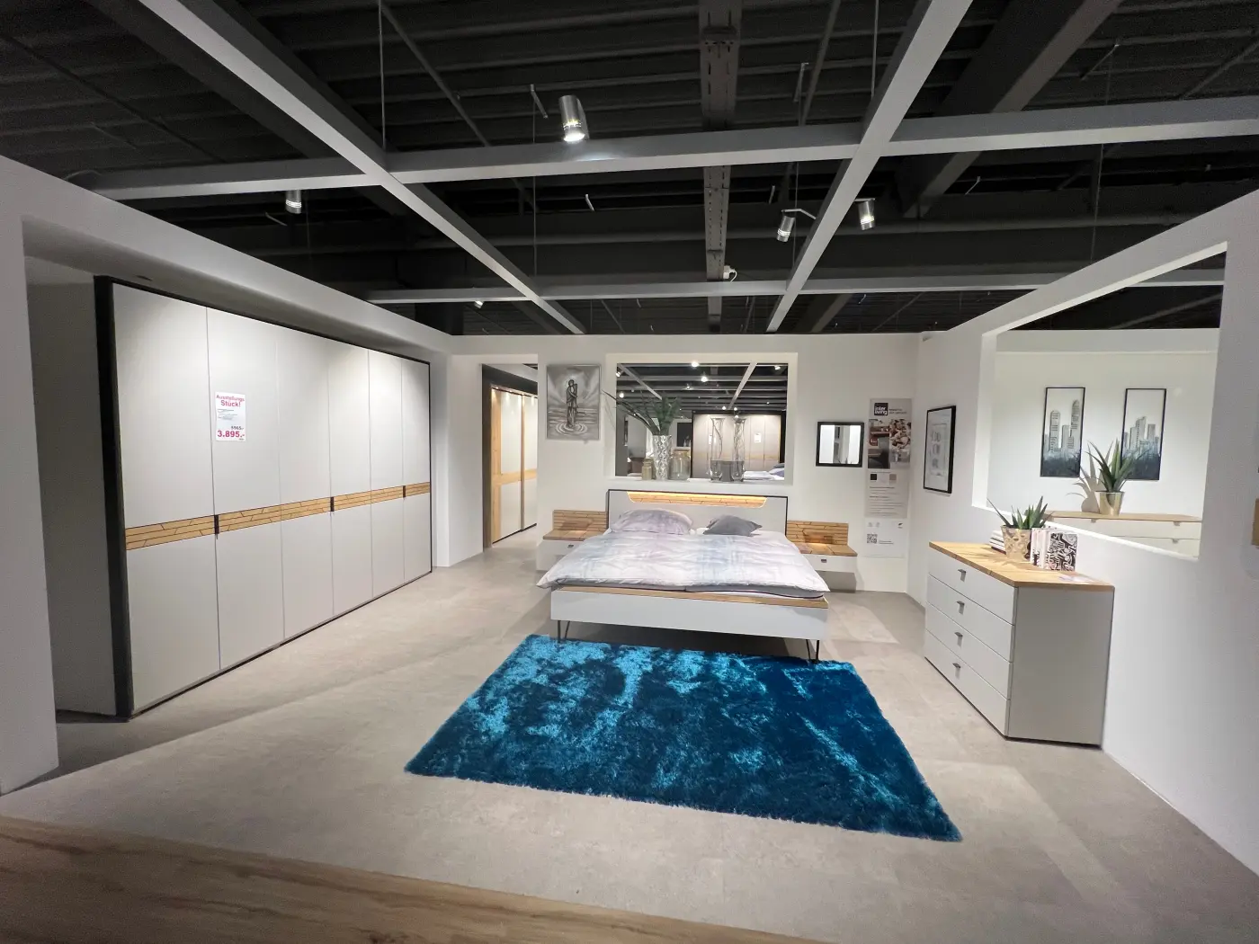 Interliving Komplett Schlafzimmer mit Zubehör Serie 1030 lichtgrau Akzent Casa Wildeiche 