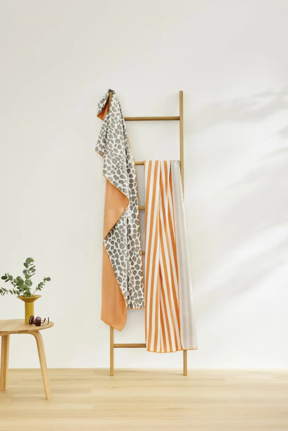 s.Oliver Mikrofaser - Badetuch gestreift orange natur  80 x 160 cm