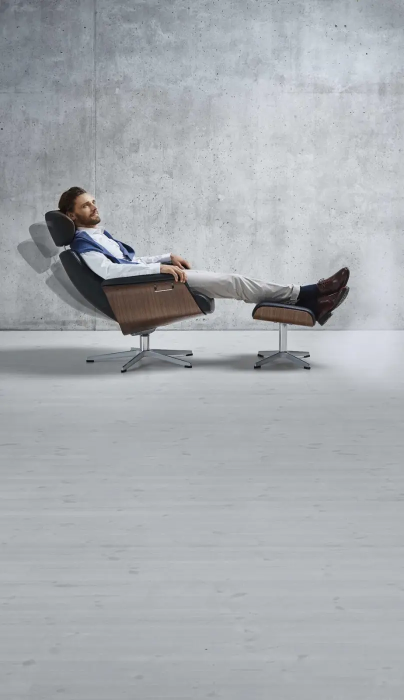 Conform Relaxsessel mit Hocker Timeout Leder schwarz - Gestell schwarz