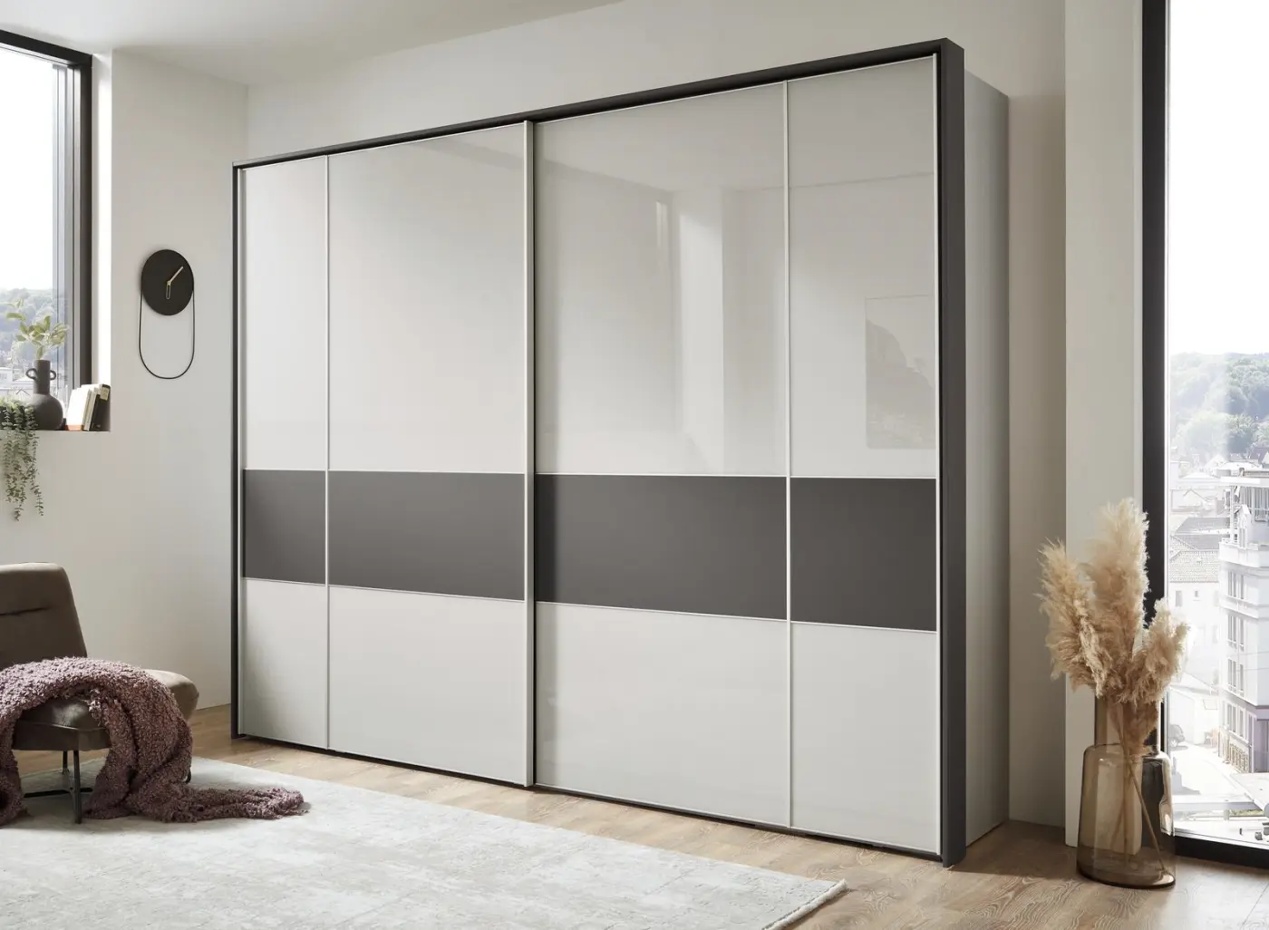 Staud Schwebetürenschrank Sonett inklusive Inneneinrichtung Glas Hellgrau ca. 298 x 240 x 68 cm