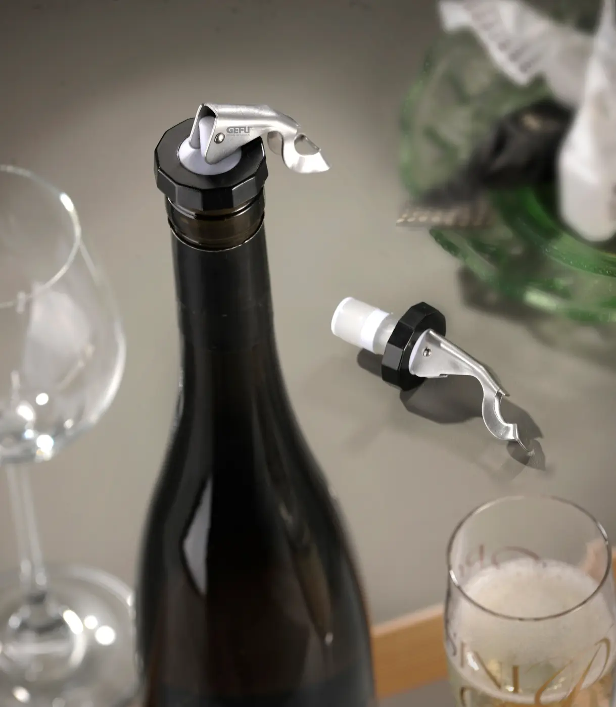 GEFU Flaschenverschluss BOTELO  2 Stück schwarz/silber Kunststoff|hochwertiger Edelstahl|