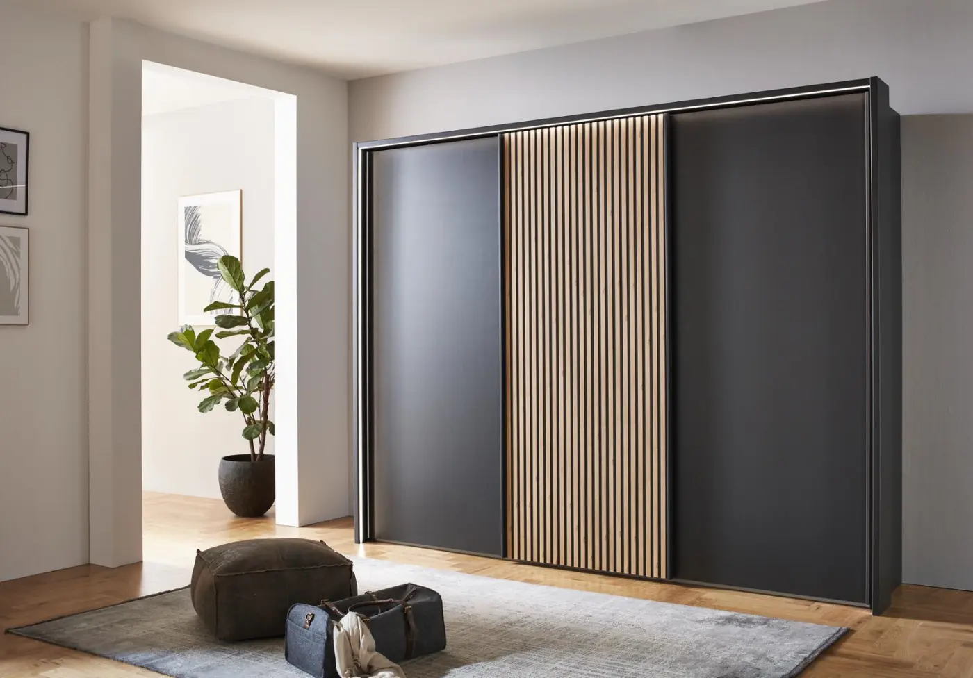 Wiemann  Schwebetürenschrank Denver graphit mit Lamellen in Eiche NB 217 x 300 cm